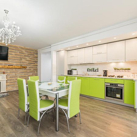 Apartament 2 Camere Narcis Braşov Esterno foto