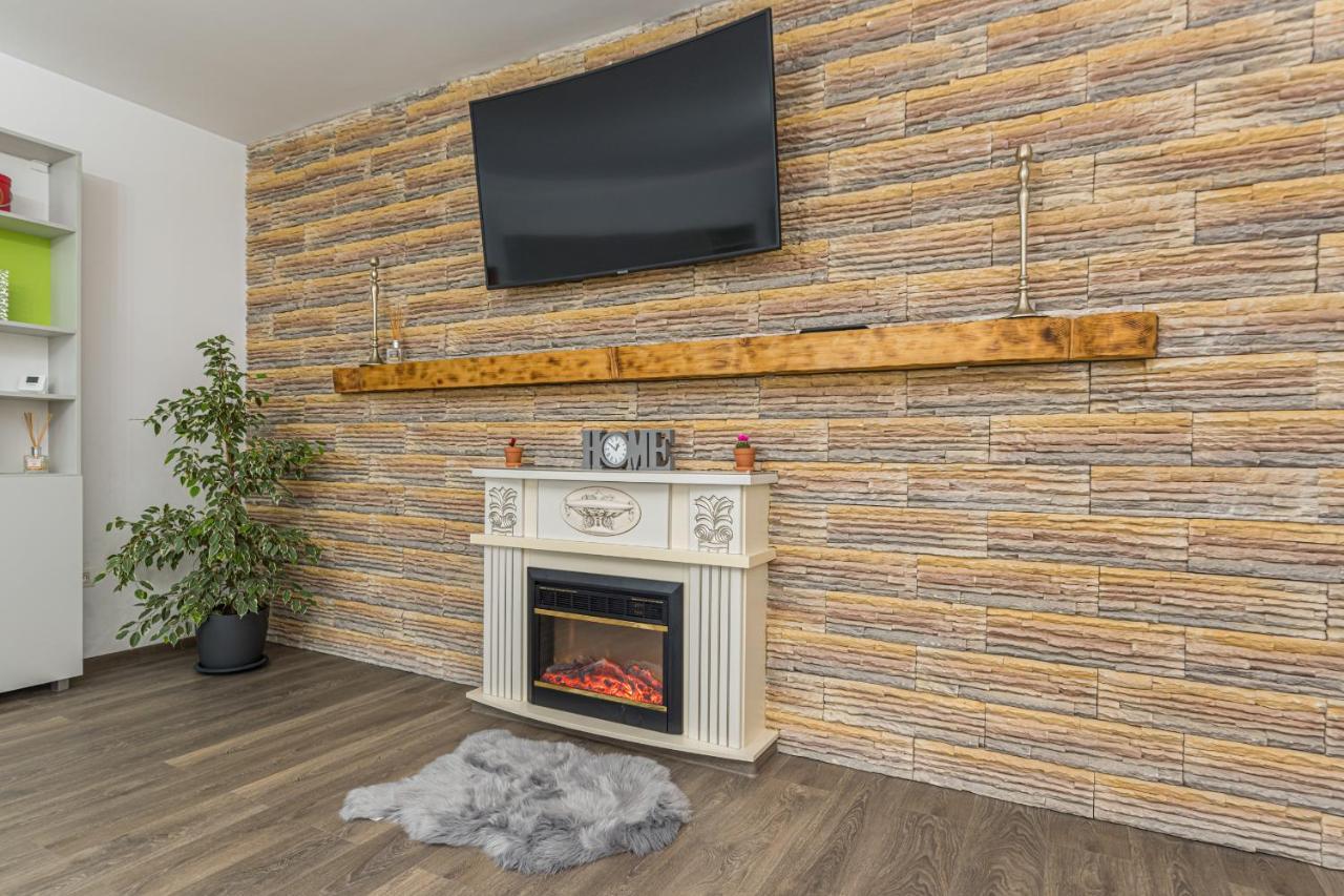 Apartament 2 Camere Narcis Braşov Esterno foto