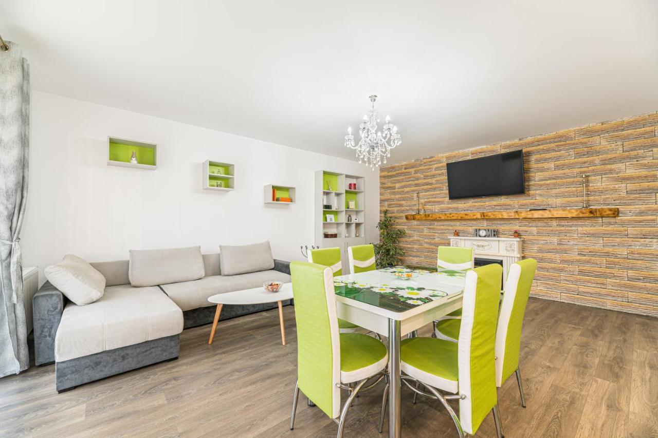 Apartament 2 Camere Narcis Braşov Esterno foto